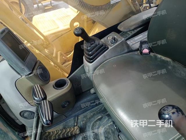 驾驶室整体（整机外观）