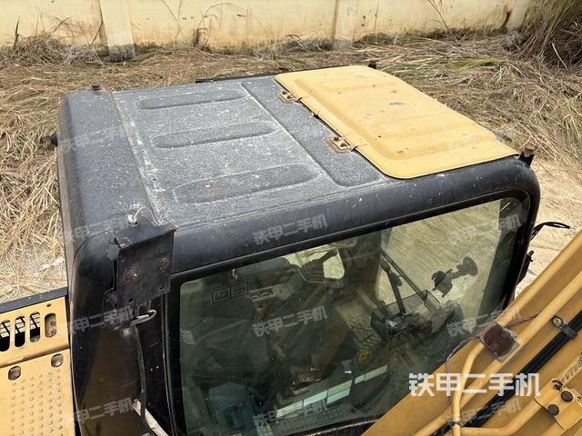 駕駛室頂部俯視（上車部件）