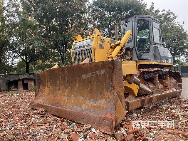 山推SD16標(biāo)準(zhǔn)型推土機(jī)