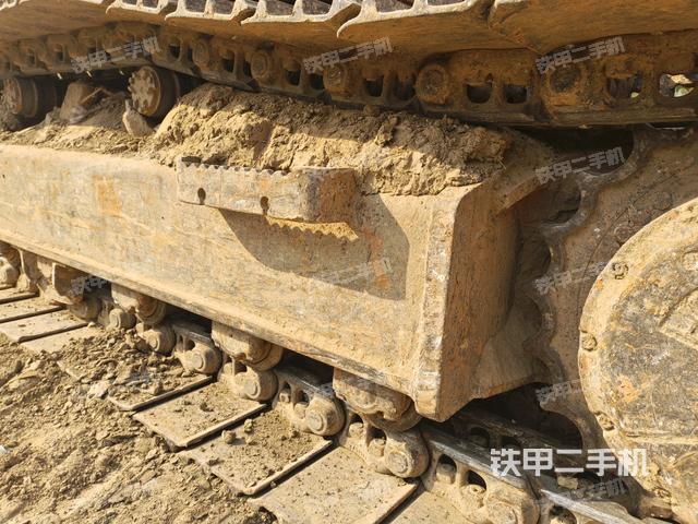 左驅(qū)動輪（行走機(jī)構(gòu)）