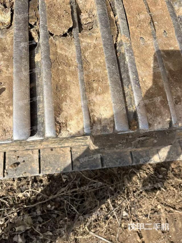 左側(cè)履帶整體?（行走機構(gòu)）