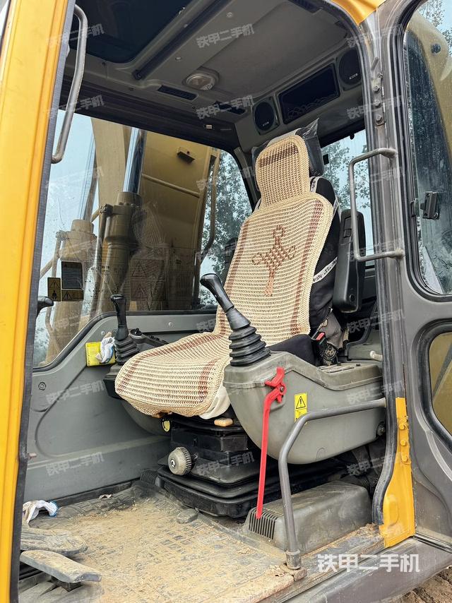 駕駛室頂部（整機(jī)外觀）