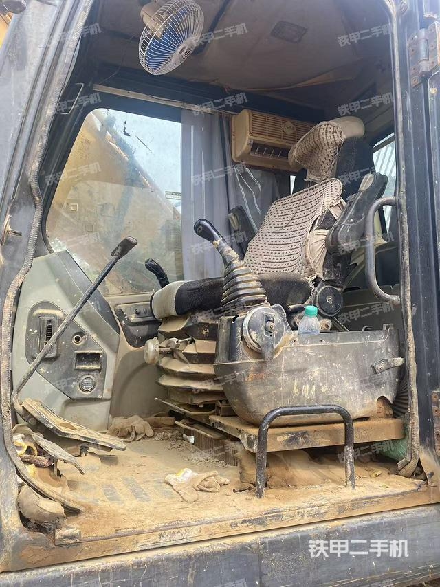 驾驶室整体（整机外观）