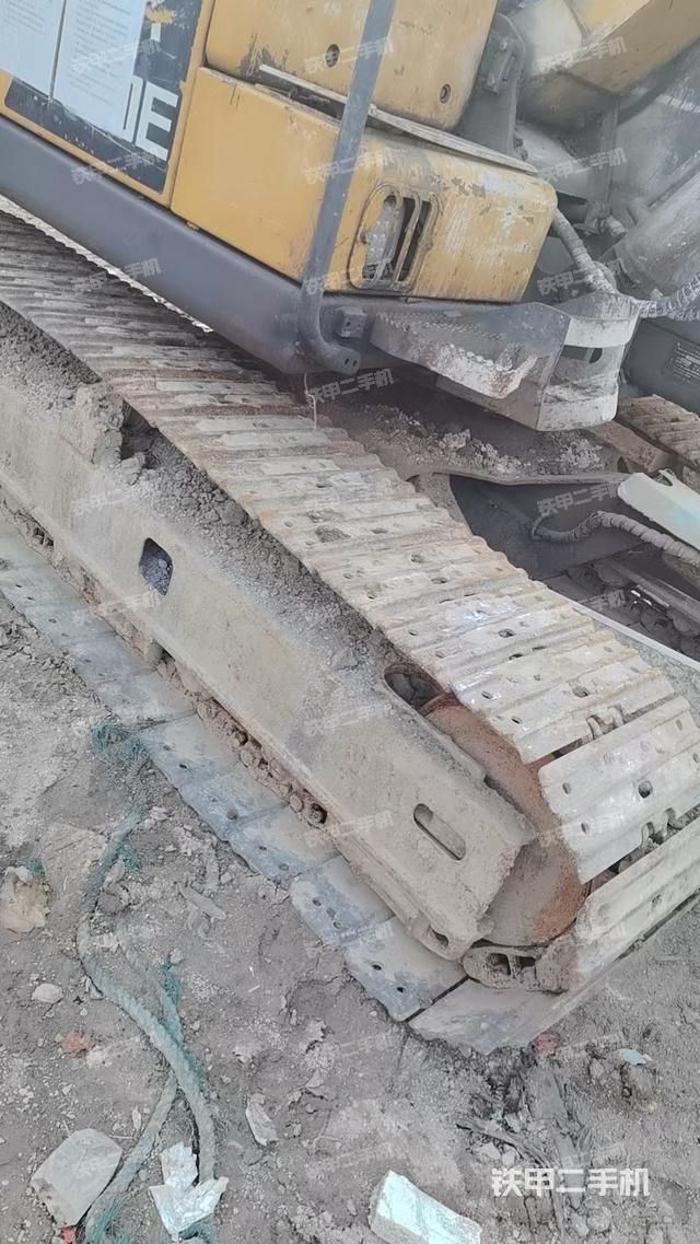 單側(cè)履帶整體（整機(jī)外觀）