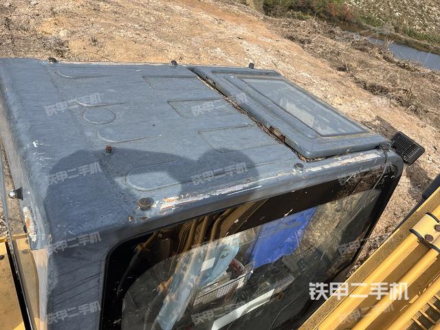 駕駛室頂部俯視（上車部件）