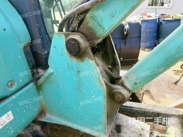 大臂根部?斜（工作和回轉(zhuǎn)裝置）