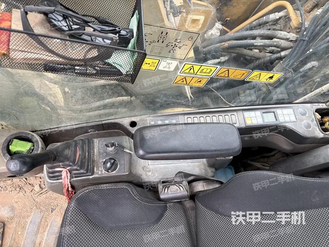 后窗玻璃角標(biāo)（駕駛室部分）