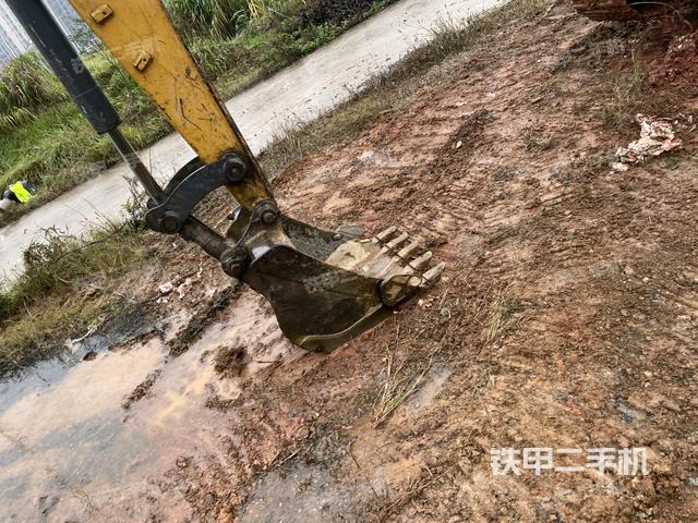 大臂背部俯视（工作和回转装置）