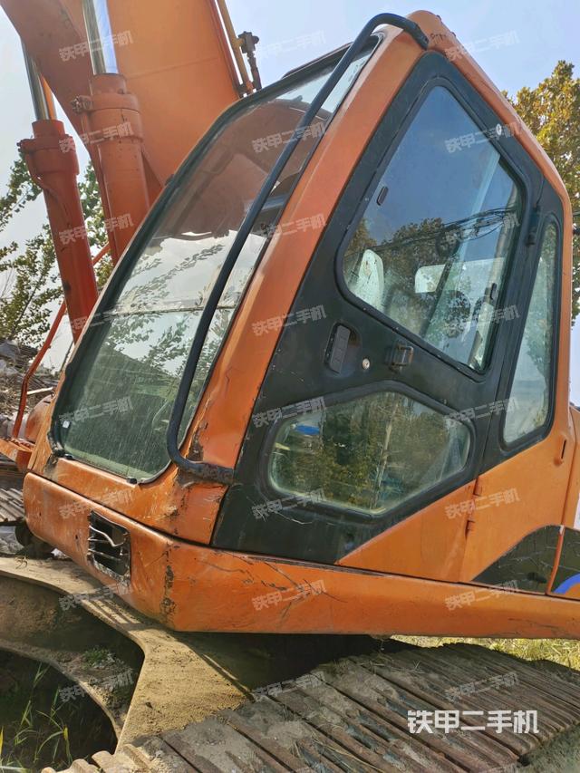 駕駛室左前45度（駕駛室部分）