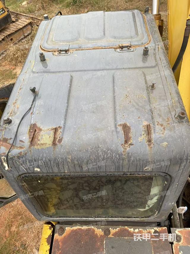 驾驶室顶部（整机外观）