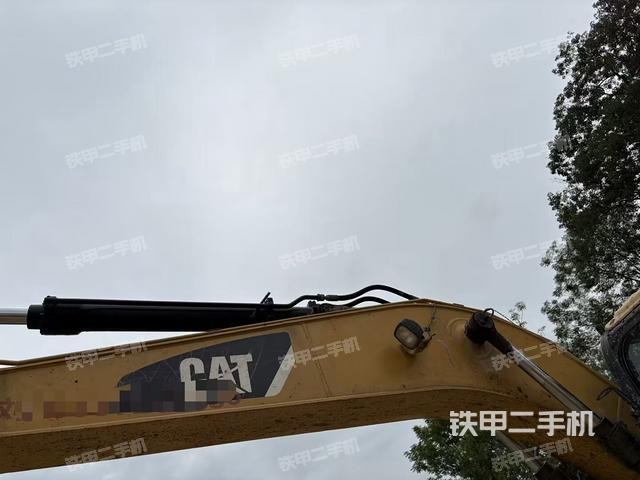 大臂背部俯視（工作和回轉(zhuǎn)裝置）