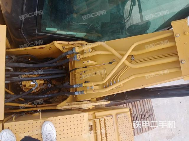 回轉(zhuǎn)馬達和主控閥（整機外觀）