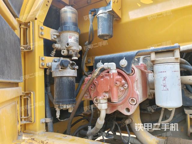 液壓泵斜45?左（大件艙室）