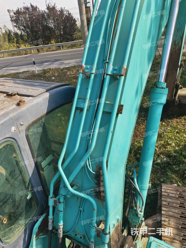 大臂背部俯视（工作和回转装置）