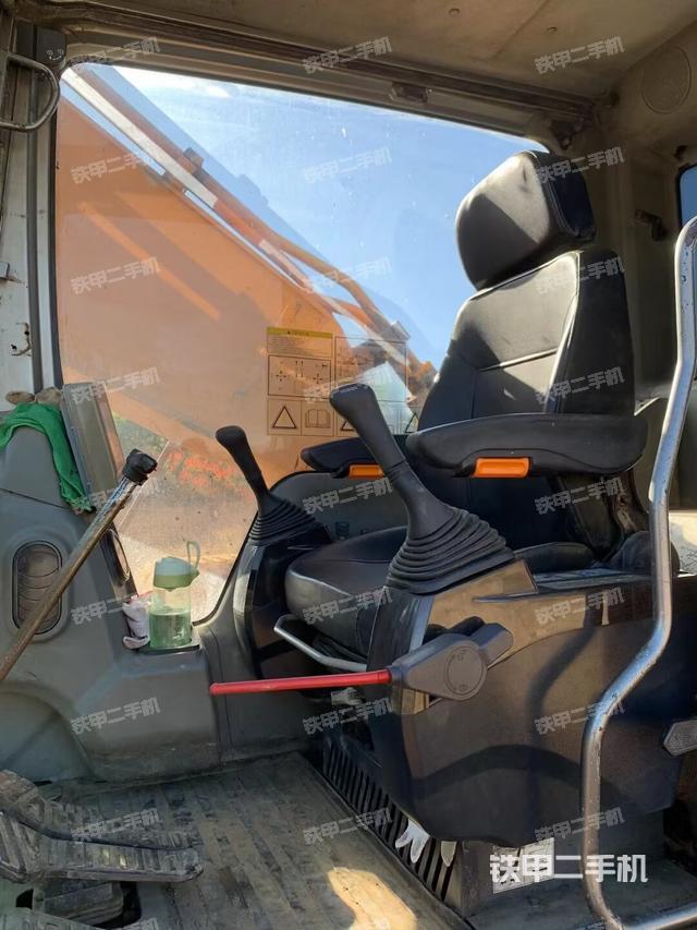 駕駛室整體（整機(jī)外觀）