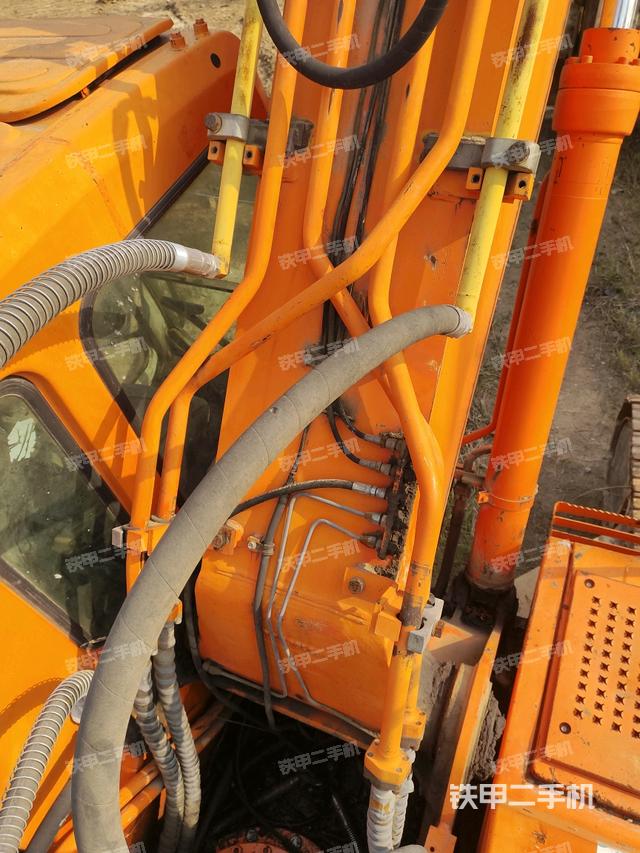 大臂背部俯視（工作和回轉(zhuǎn)裝置）