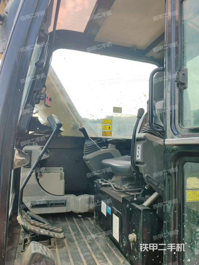 駕駛室整體（整機(jī)外觀）