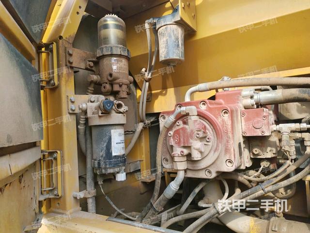 液压泵斜45 左（大件舱室）