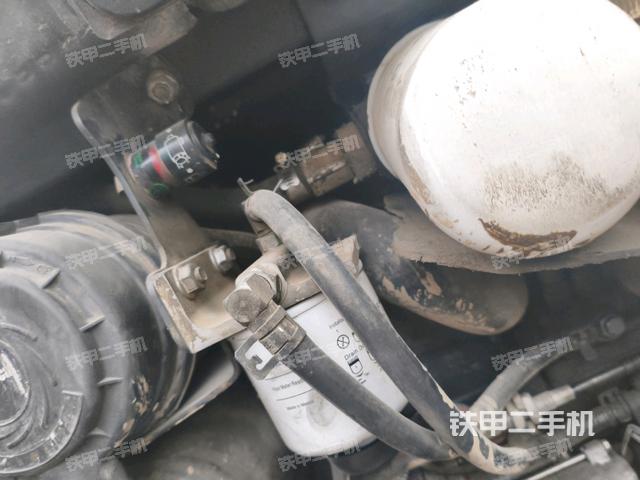 回转马达和主控阀（整机外观）