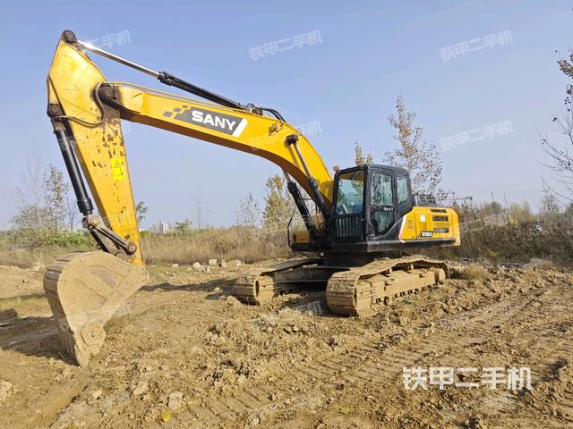 三一重工SY265C挖掘机