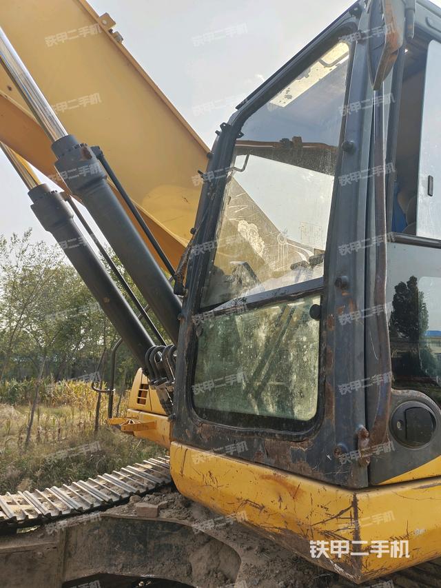 駕駛室左前45度（駕駛室部分）