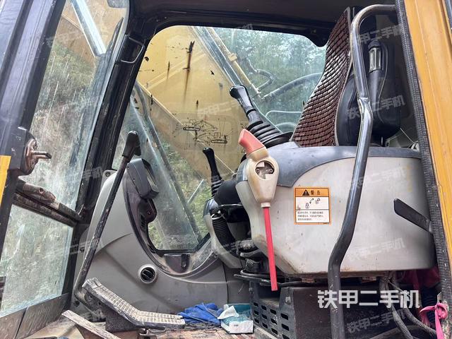 驾驶室整体（整机外观）