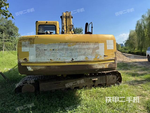 驾驶室顶部（整机外观）