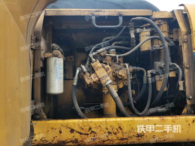 液压泵斜45 左（大件舱室）