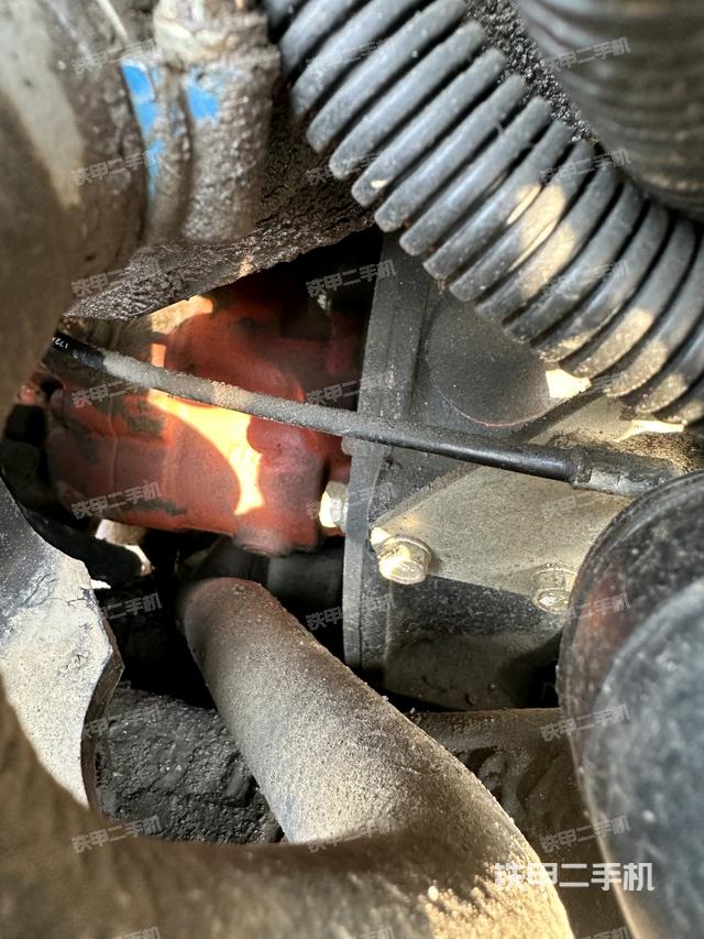 液壓泵艙室正面整體（整機(jī)外觀）