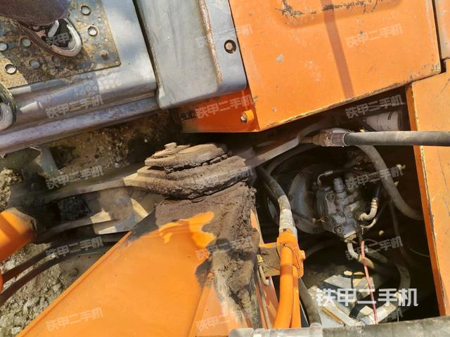 大臂背部俯視（工作和回轉(zhuǎn)裝置）