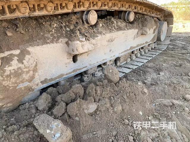 單側(cè)履帶整體（整機(jī)外觀）