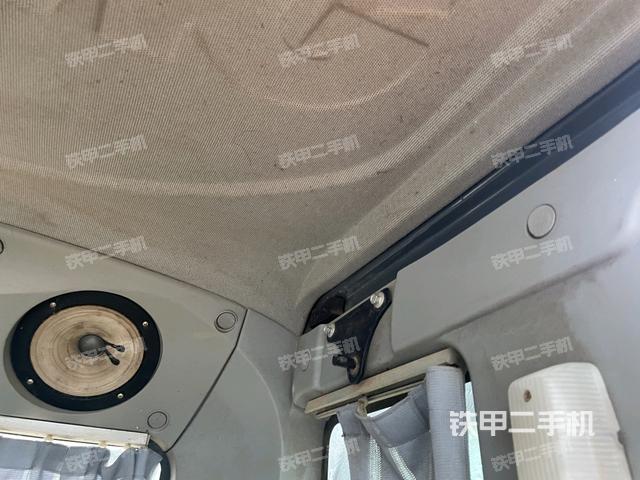 后窗玻璃角标（驾驶室部分）