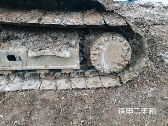 右驱动轮（行走机构）