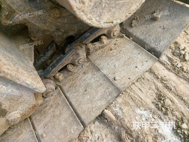 左驅(qū)動(dòng)輪（行走機(jī)構(gòu)）