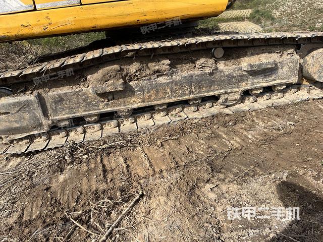 右驅(qū)動輪（行走機構(gòu)）