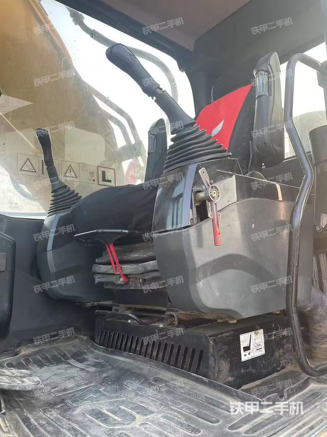 驾驶室整体（整机外观）