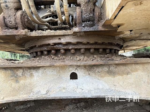 轉(zhuǎn)盤和下車架正前（工作和回轉(zhuǎn)裝置）