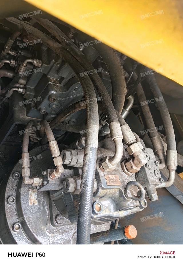 回转马达和主控阀（整机外观）