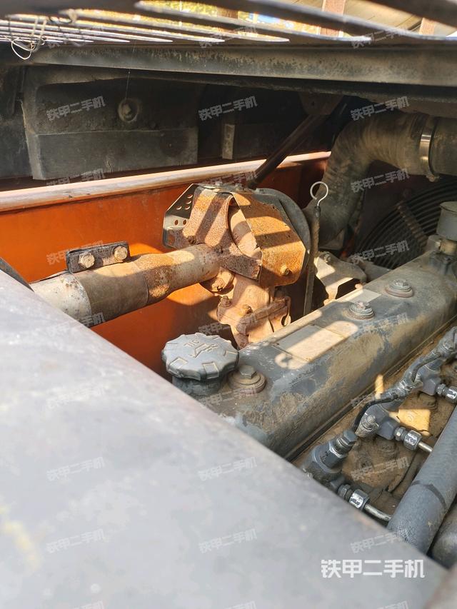 發(fā)動(dòng)機(jī)室（上車部件）