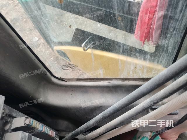 左后方玻璃角标（驾驶室部分）