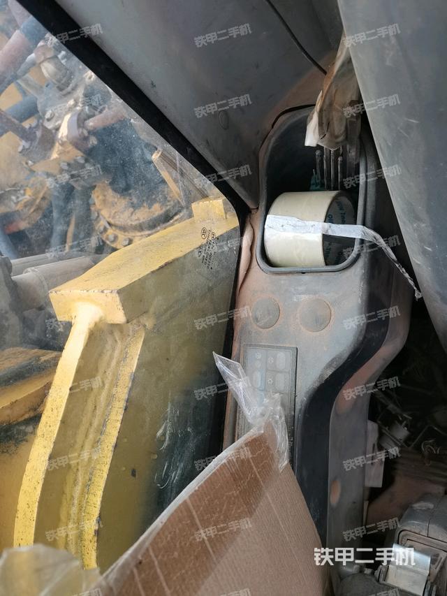 左后方玻璃角标（驾驶室部分）