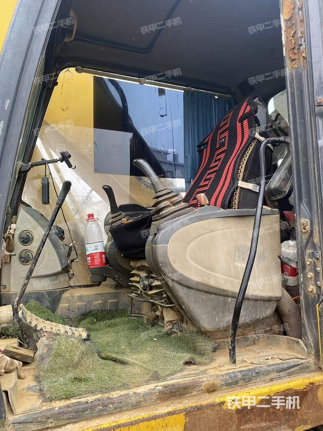 驾驶室整体（整机外观）