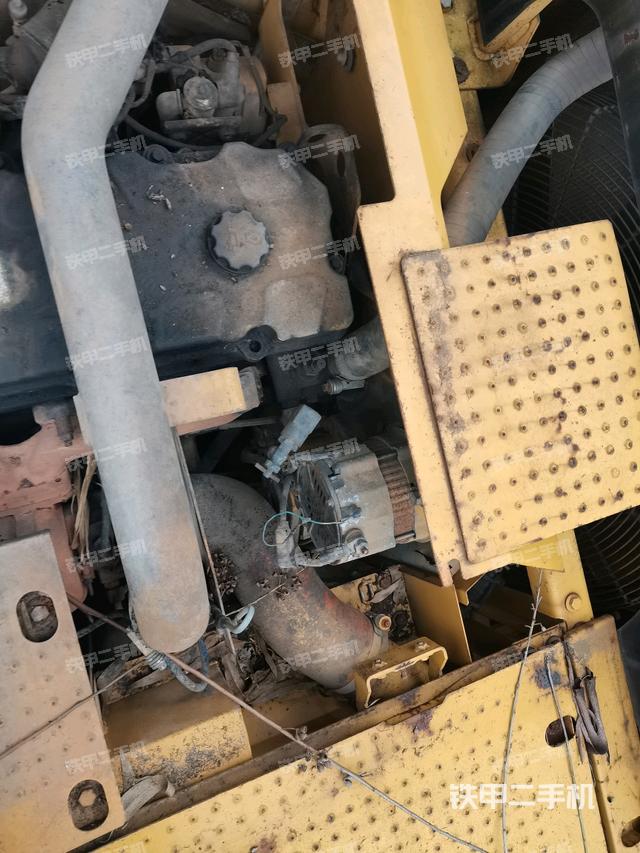 气门室盖螺丝特写（上车部件）