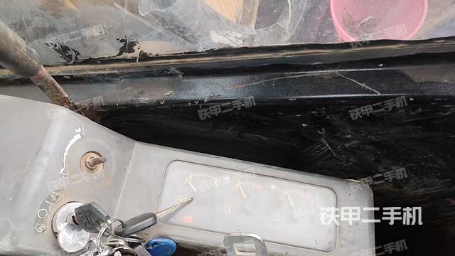 座椅右側(cè)控制臺/鑰匙門/油門/含右手柄（駕駛室部分）