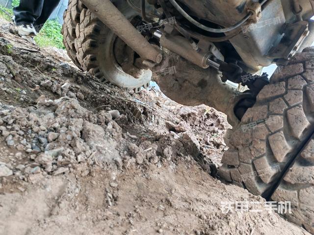 左側(cè)履帶整體?（行走機(jī)構(gòu)）