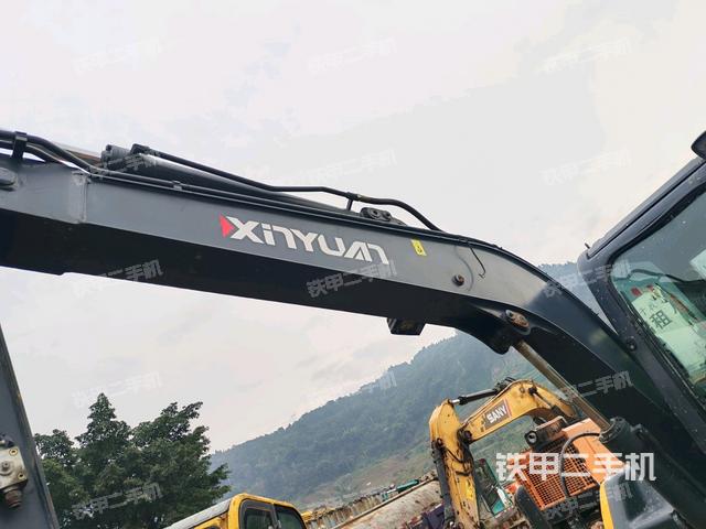 鏟斗右后整體（工作和回轉(zhuǎn)裝置）