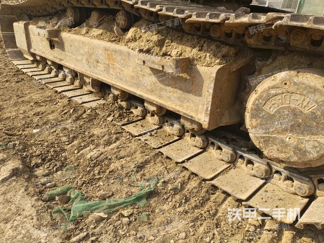 左側(cè)履帶整體?（行走機(jī)構(gòu)）