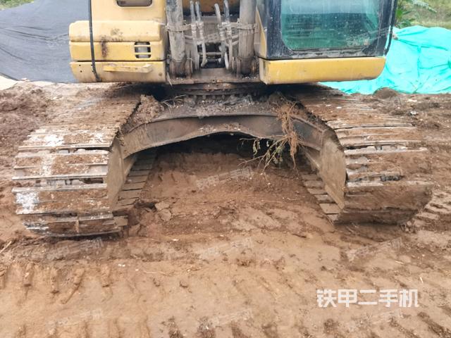 转盘和下车架正前（工作和回转装置）