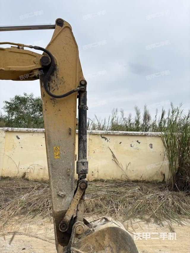 小臂整體左后（工作和回轉(zhuǎn)裝置）