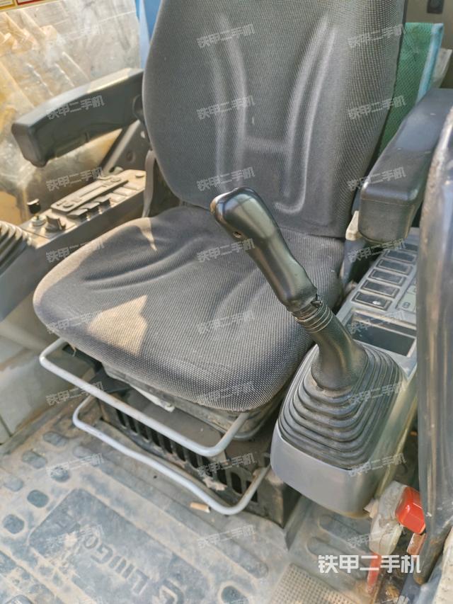 后窗玻璃角標(biāo)（駕駛室部分）